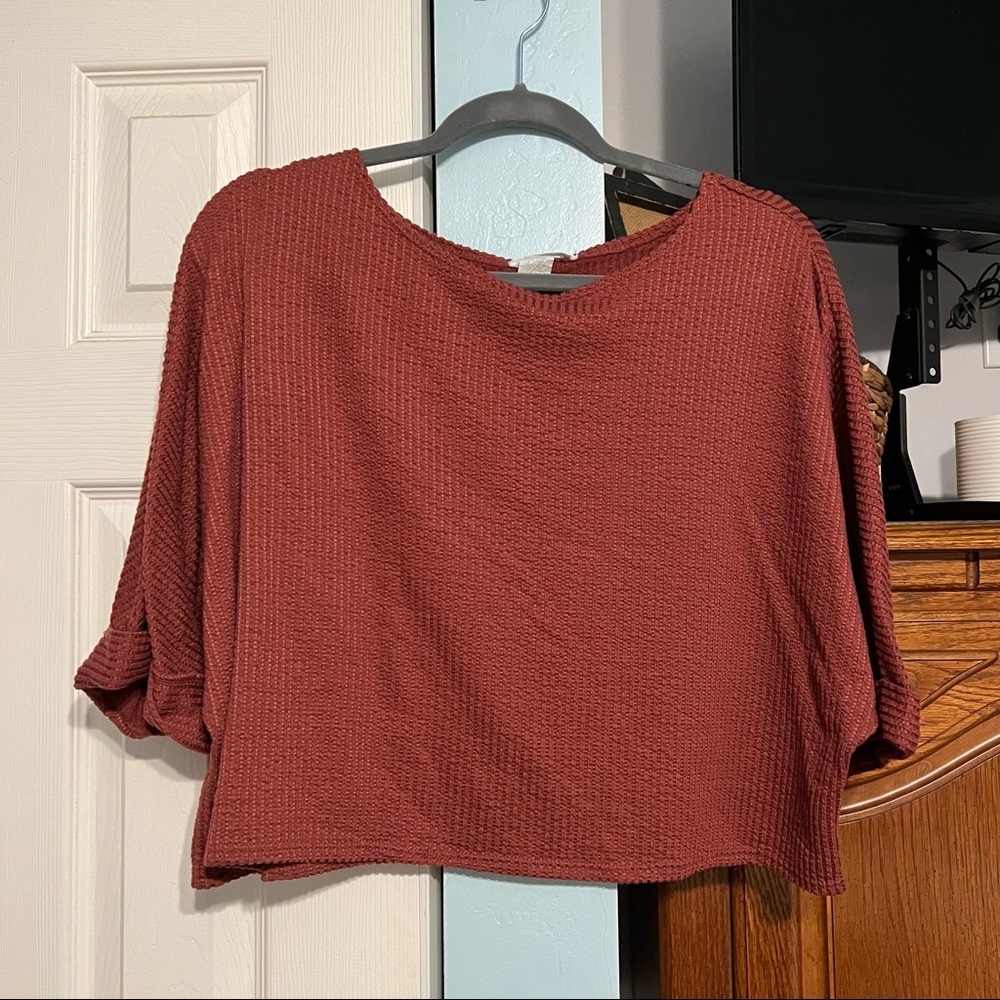 Women’s Cropped Rolled Sleeve Blouse